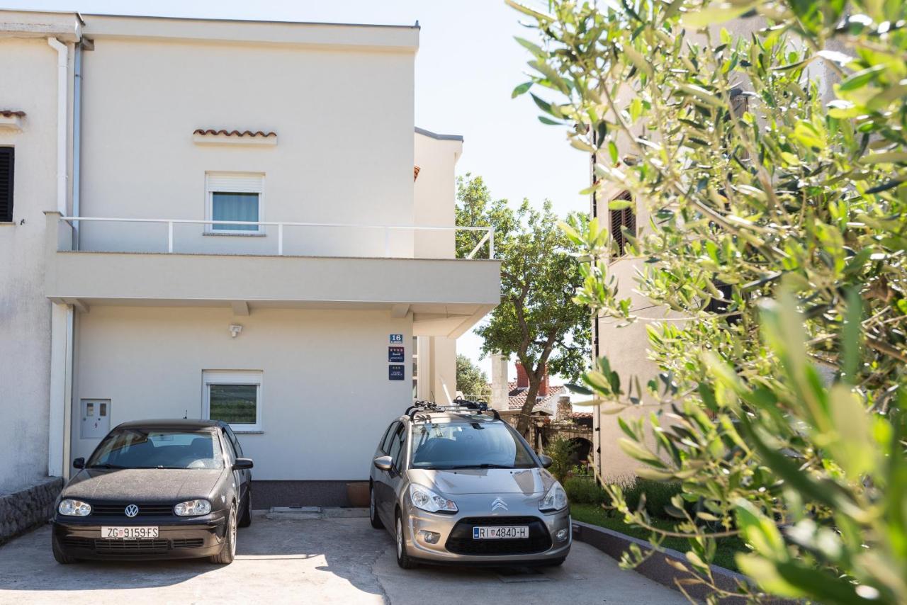 Apartments Omorfia คราลเยวีจา ภายนอก รูปภาพ