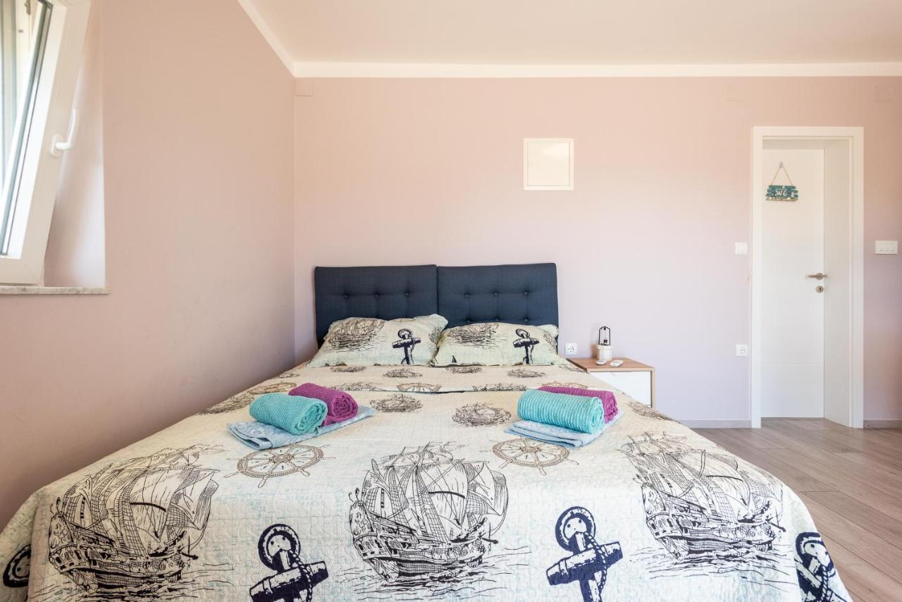 Apartments Omorfia คราลเยวีจา ภายนอก รูปภาพ