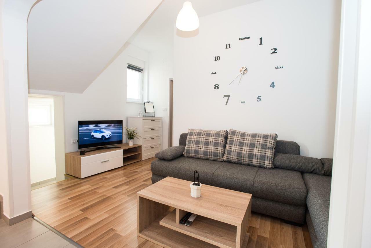 Apartments Omorfia คราลเยวีจา ภายนอก รูปภาพ